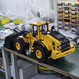 1/14 RC Hydraulic Wheeled Loader E260L Metal Remote Control Construction Vehicles AT9S Radio System Quick Release